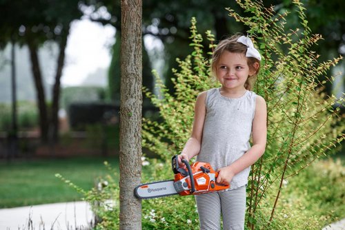 ���� ����� �� ���� ���� ����� ������� ������ ������� �������� Toy Chainsaw 550XP