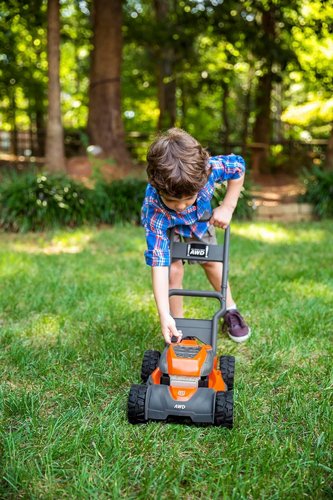 ����� ��� ����� �� ���� ���� ����� ������ �������� Husqvarna Toy Lawn Mower