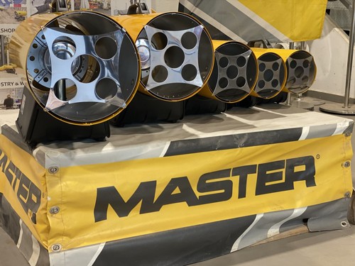 ���� ����� �� MASTER BLP 17M DC 